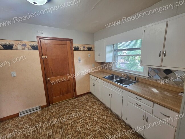 Photo - Spacious 2 bedroom 1 bathroom house
