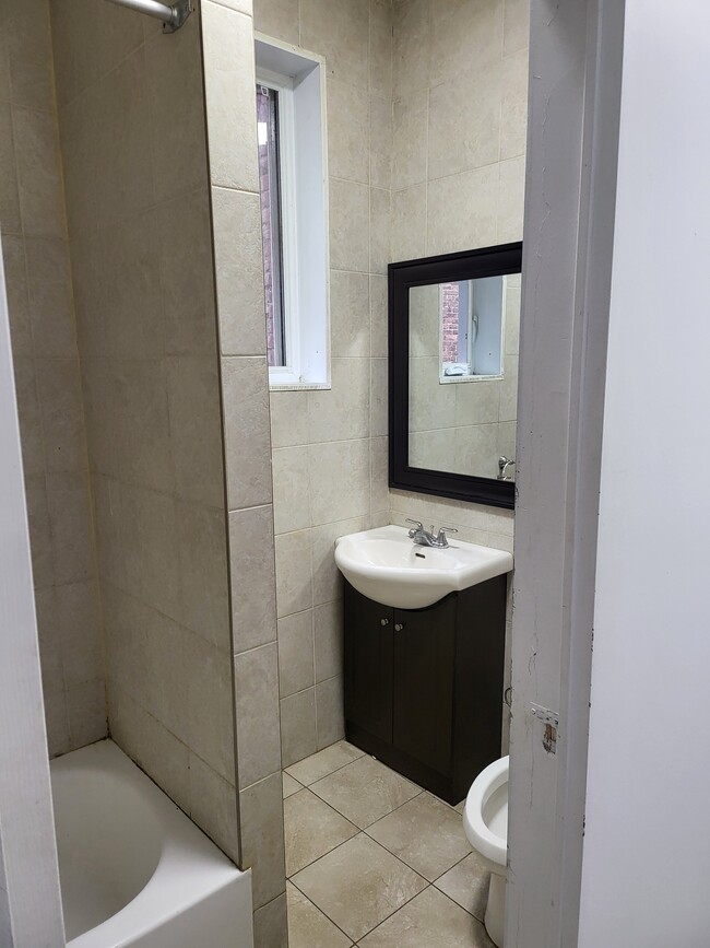 Photo - 5150 Av Papineau Unit 5150