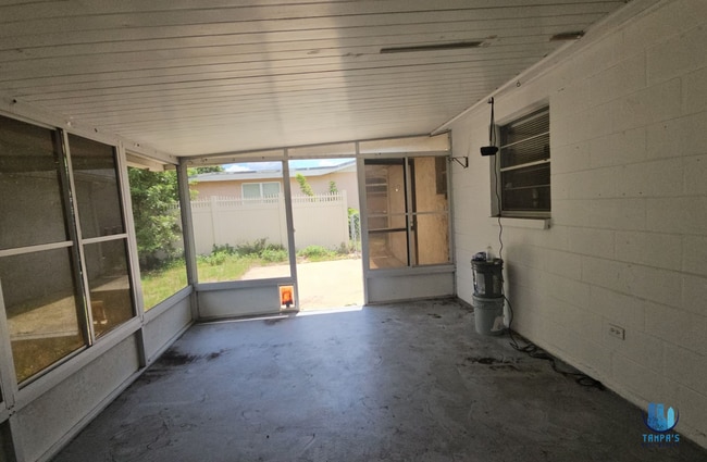 Photo - 2 bedroom, 1 bath, 1 car garage house with covered patio in Port Richey  *Available NOW*