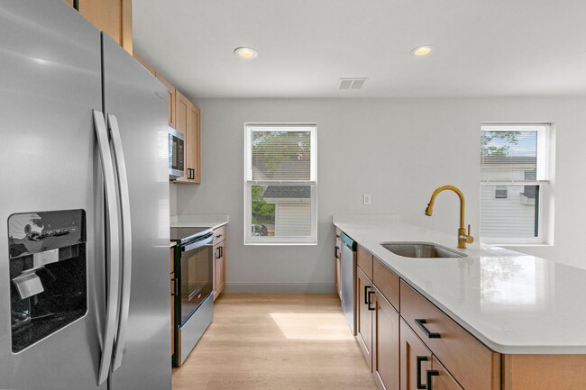 Photo - 630 Admiral St Unidad #2