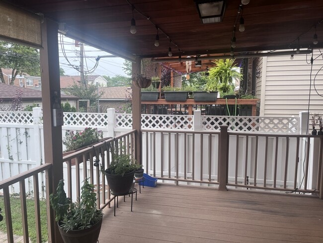 Photo - 5300 N Mason Ave