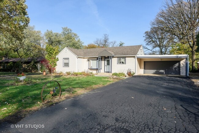Building Photo - 4N225 Briar Ln Rental