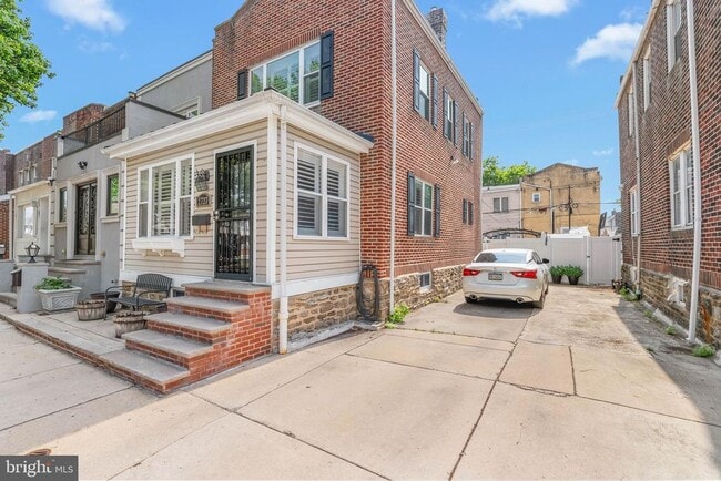 Building Photo - 2727 S 12th St