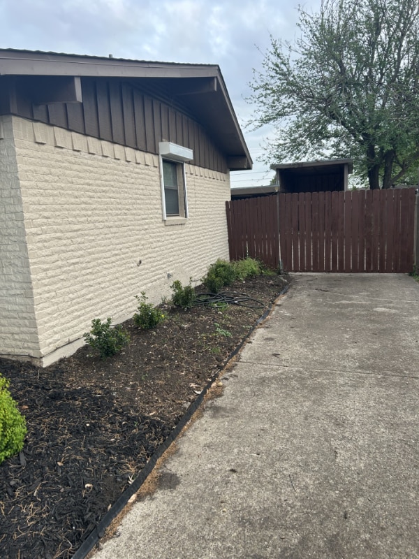 Photo - 713 Silverstone Dr