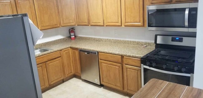 Photo - 307 College Dr