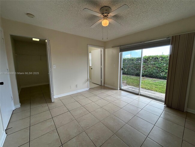 Photo - 1401 Cypress Way W