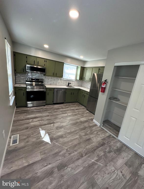 Photo - 615 Jarvis Rd House