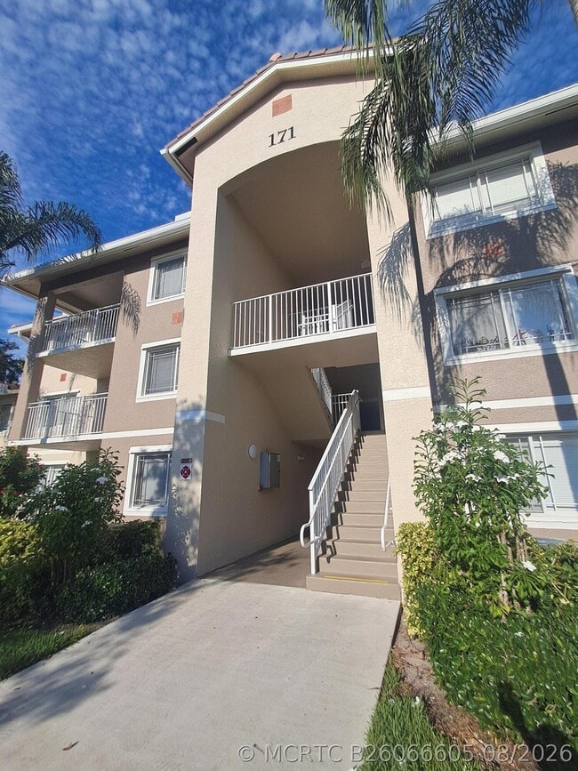 Building Photo - 171 SW Palm Dr Unit 203