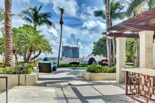 Photo - 550 Okeechobee Blvd