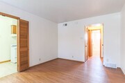 1BR, 2BA - 520SF