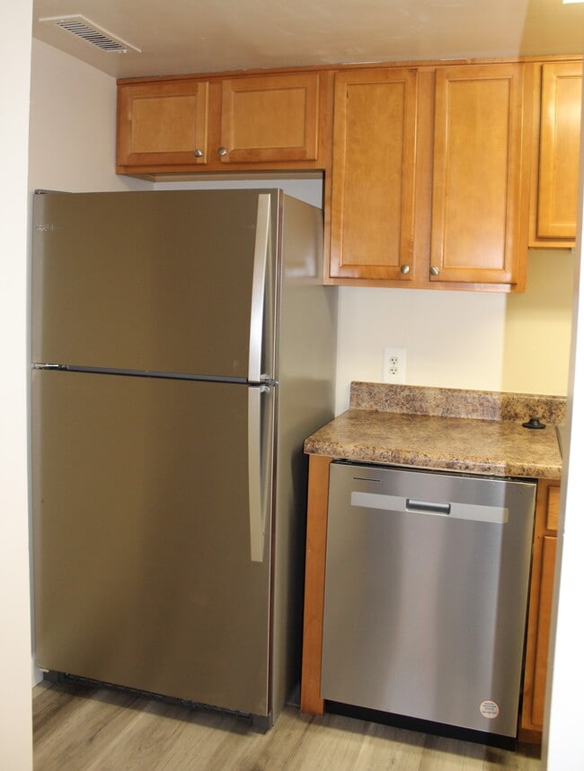 Photo - Mount Vernon Plaza