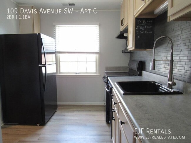Photo - 109 Davis Ave SW Unit Apt C