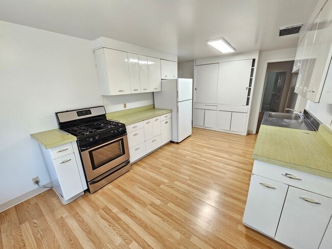 703 O Ave