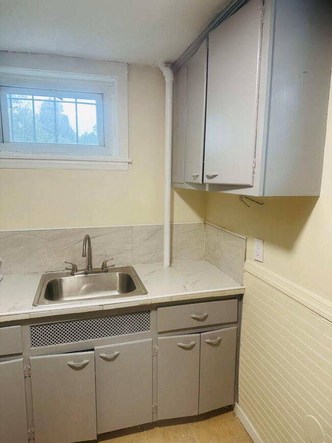 Photo - 367 Fairview Ave Unidad basement