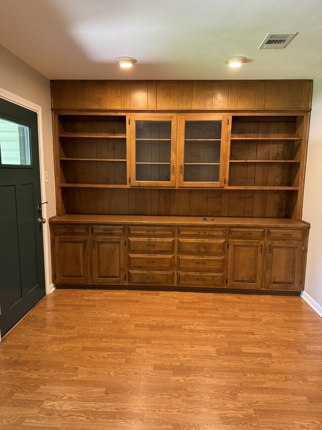 Photo - 2210 Robinwood Ln