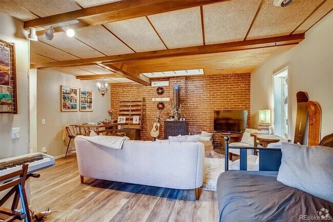Building Photo - 1024 N Marion St Unit Carriage House - #301
