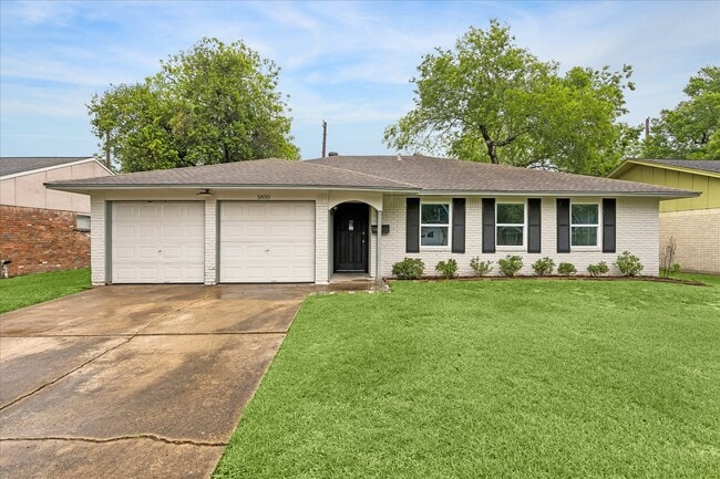 Building Photo - 5850 Southminster Dr