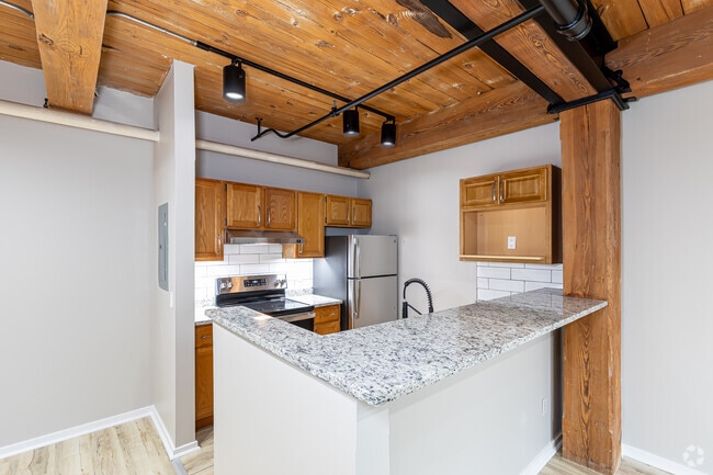 2BR, 1BA - Kitchen