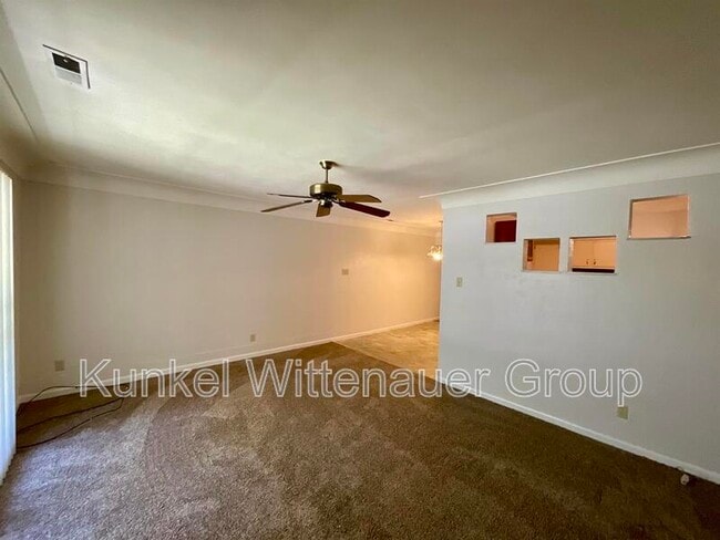 Photo - 1715 Menard Dr
