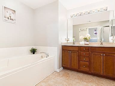 Photo - Stylish & Move-In Ready Home in Prime Aurora Location