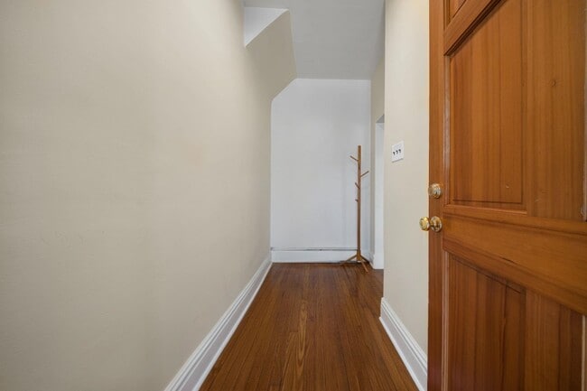 152 W 9th St Unit 1