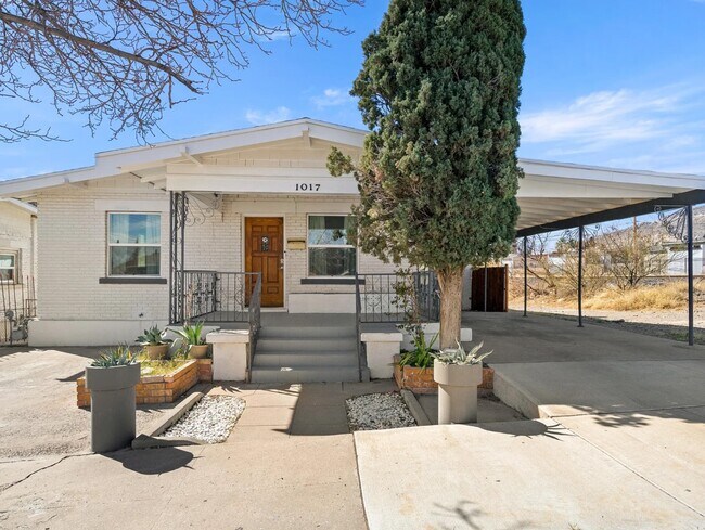 Photo - 1017 Maple St