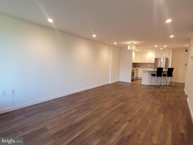 Photo - 241 S 6th St Unidad 1203D