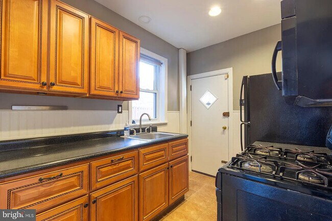 Photo - 2016 N Howard St