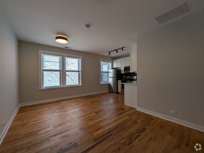 Building Photo - 650 W Wrightwood Ave Rental