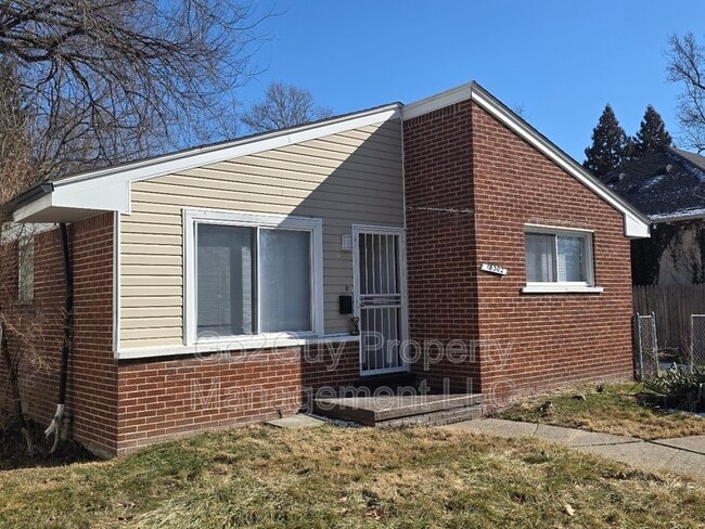 Photo - 18302 Wormer Ave