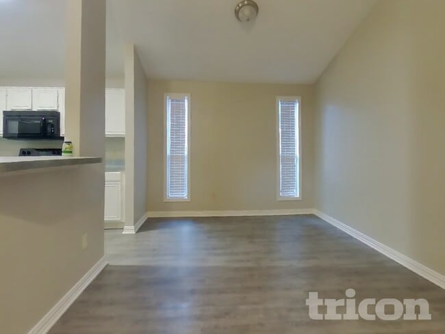 Photo - 420 Deauville Dr