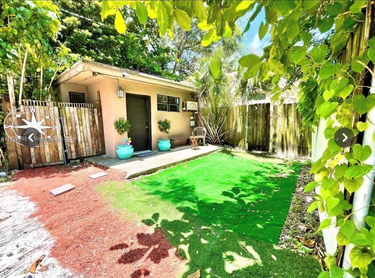 Photo - 240 Hibiscus Dr