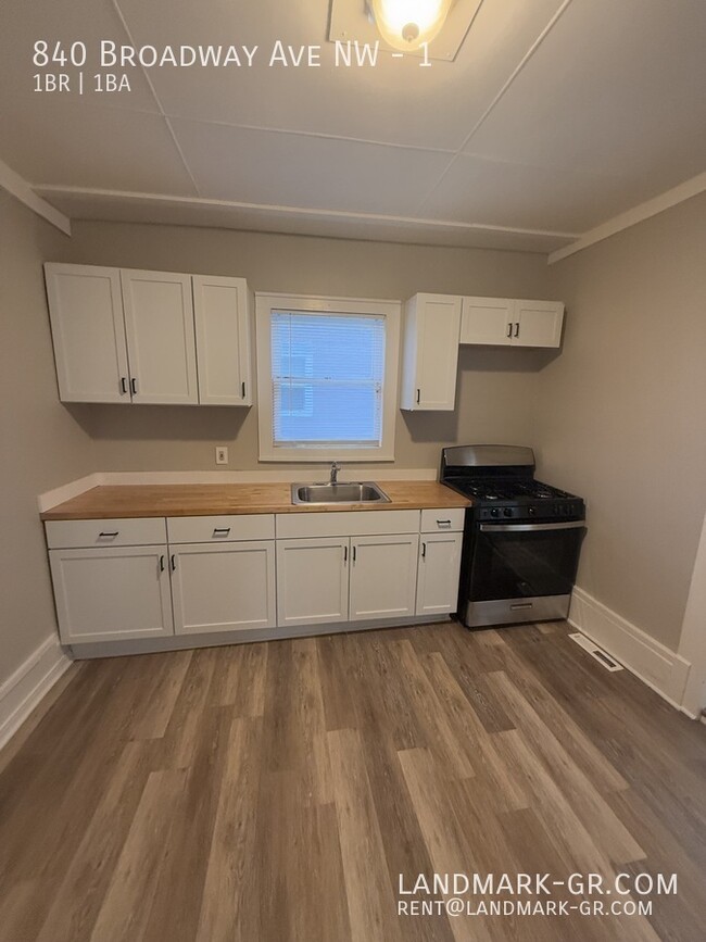 Updated 1 Bed, 1 Bath – Move-In Ready! - Updated 1 Bed, 1 Bath – Move-In Ready! Apartment Unit 1