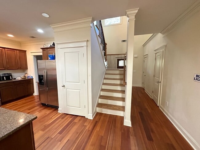 Photo - Three Bedroom Near Downtown