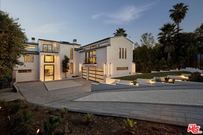 16838 Oak View Dr