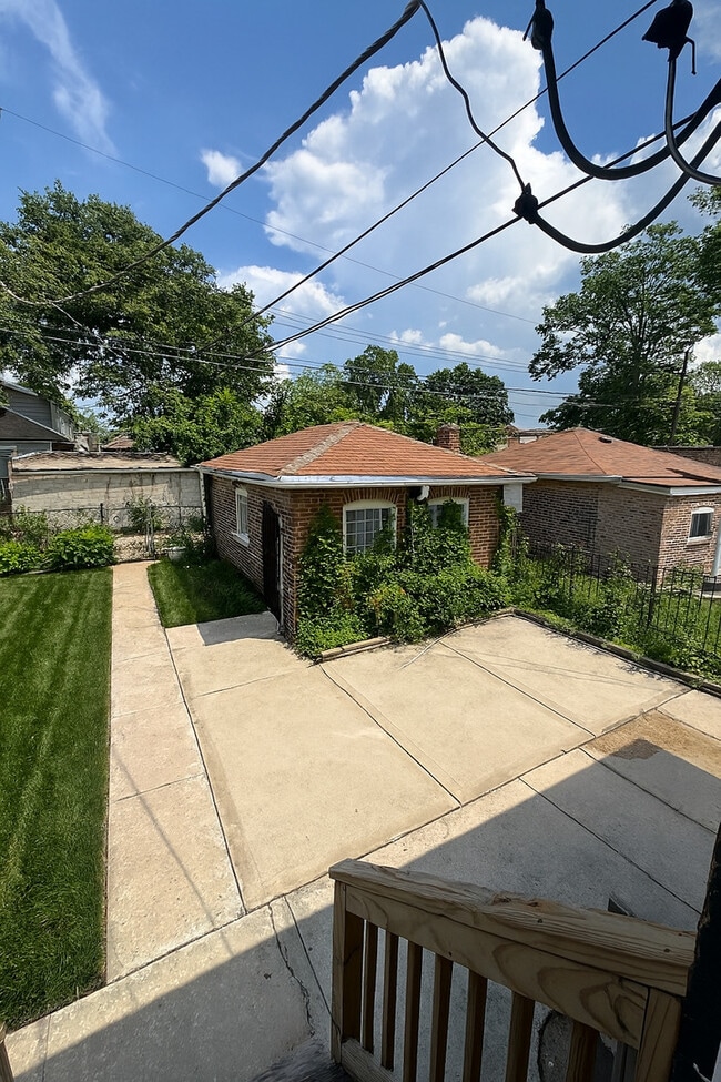 Photo - 7937 S Crandon Ave