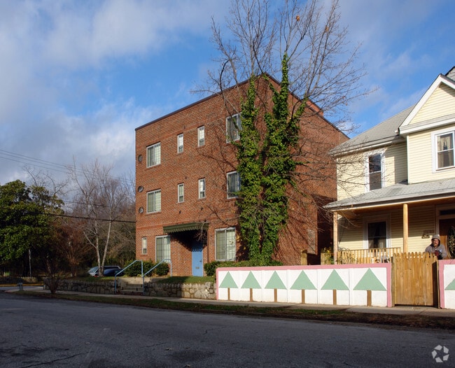 Mount Rainier Artist Apartments