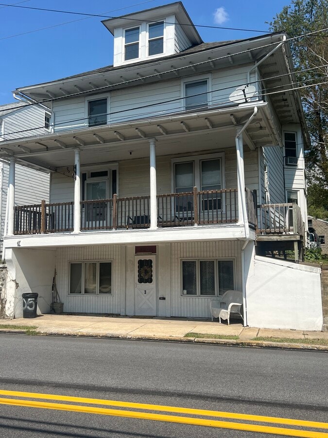 Photo - 3505 St Lawrence Ave Unit 3