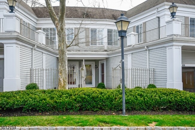 Building Photo - 255 Riveredge Dr