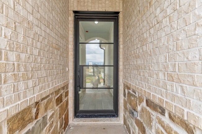Photo - 610 Sharon St