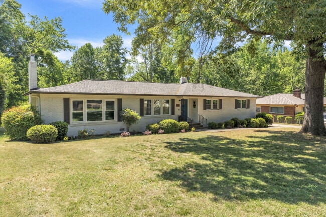 Photo - Renovated 3 Bed / 1.5 Bath Home with Open Floor Plan & Two Spacious Living Areas $1,975/mo rent