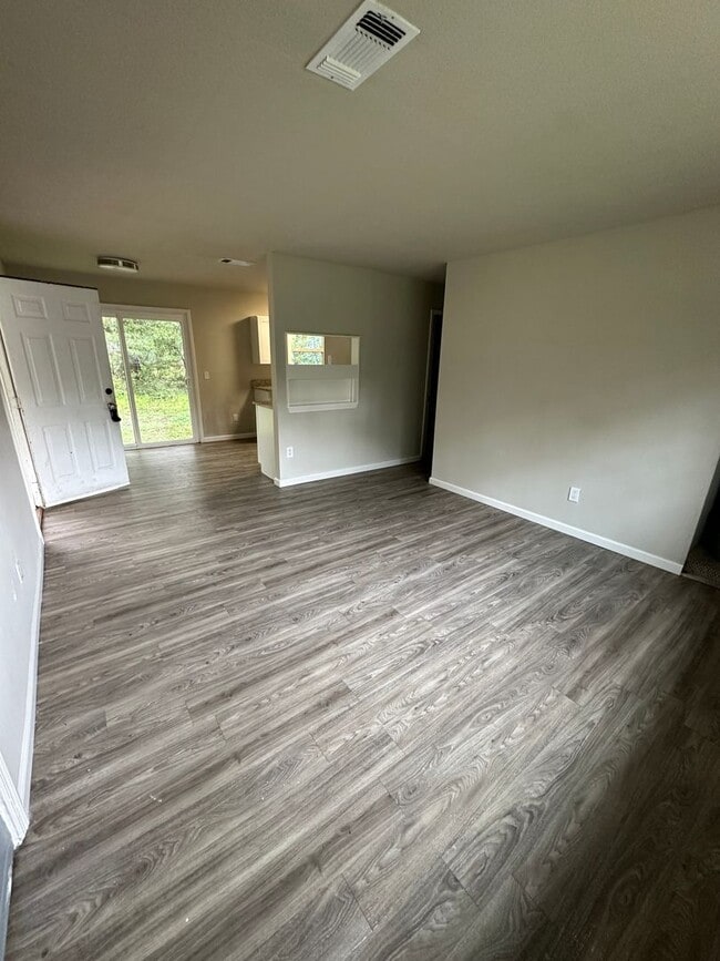 Photo - 3/1 on corner lot! Available now!