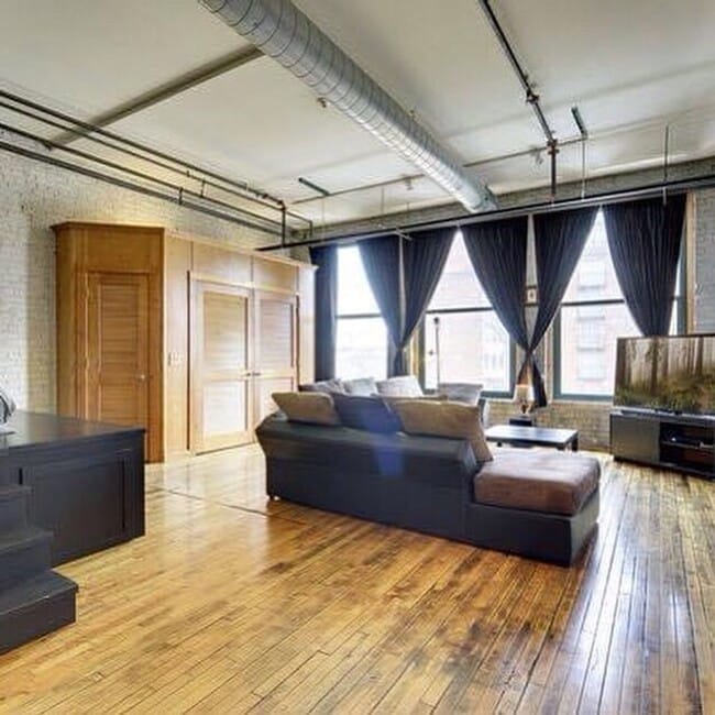 Building Photo - 523 Jackson St Unit 205