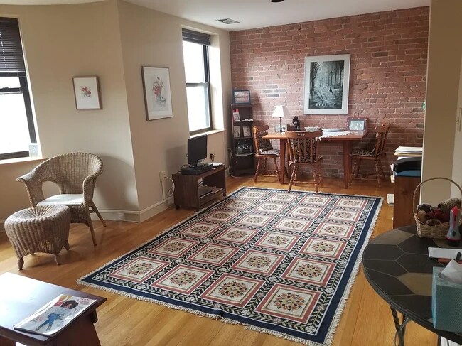 Photo - 90 Gainsborough St Unit 403