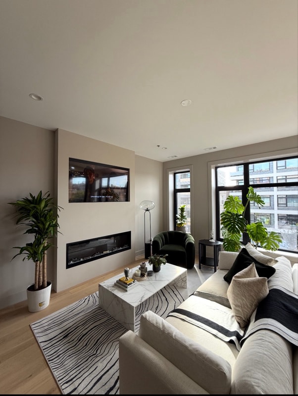 Photo - 1335 N Western Ave