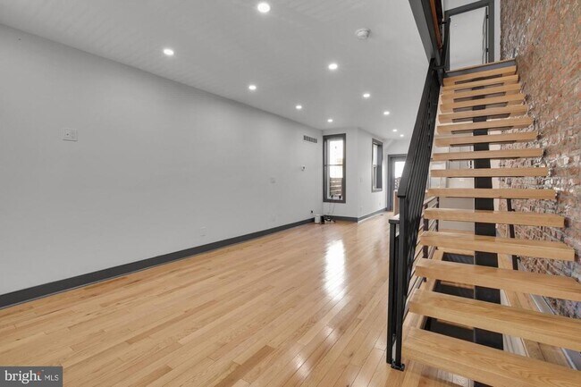 Photo - 2619 W Thompson St