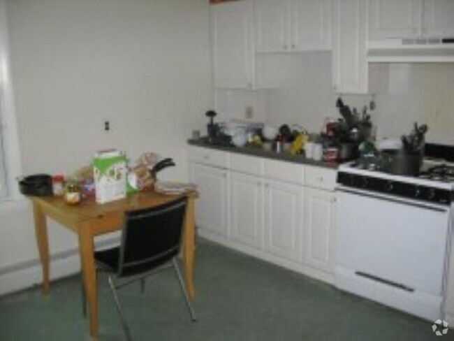 Building Photo - 5 Buckley Ave Unit 3 Rental