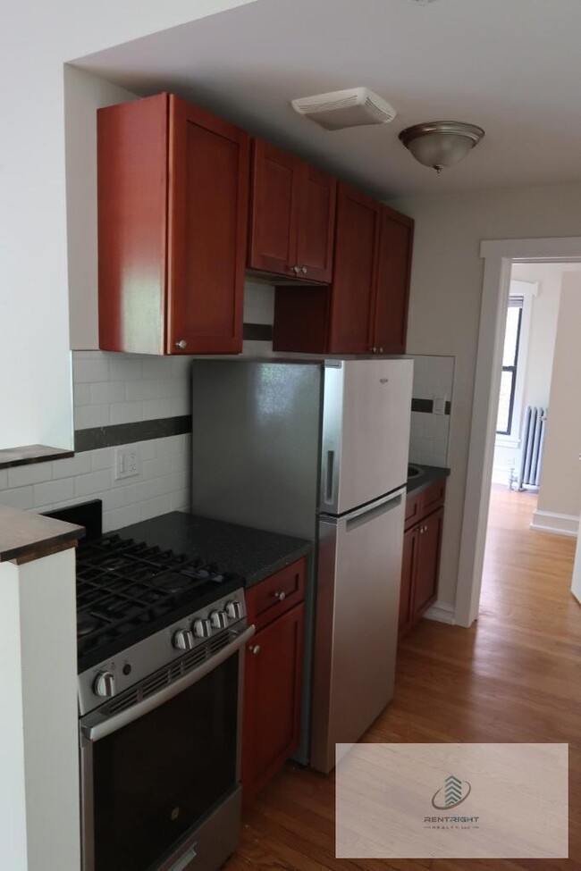 Building Photo - 755 W Buena Ave Rental