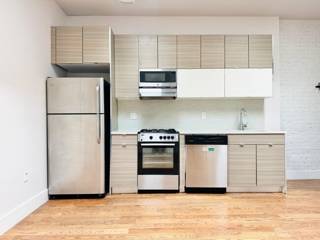 Photo - Furnished room/NOT APARTMENT Unit 5