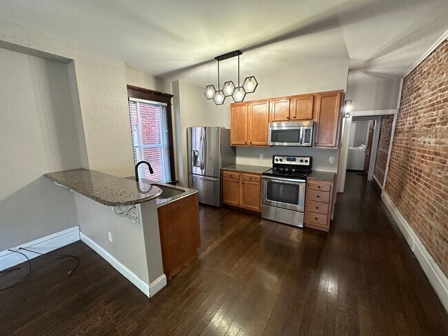 56-58 W 10th Ave
